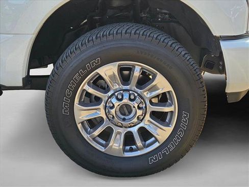 Used 2022 Ford F250 Limited image 11