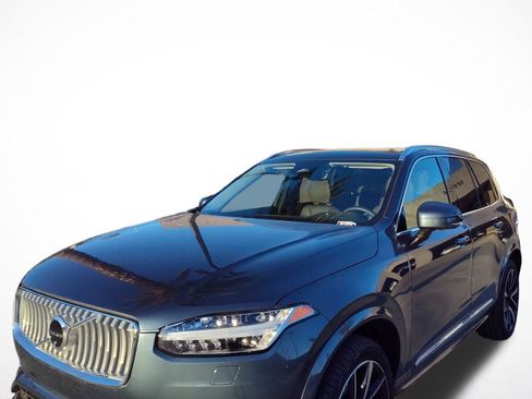 Certified 2025 Volvo XC90 B5 Plus w/ Protection Package Premier image 1