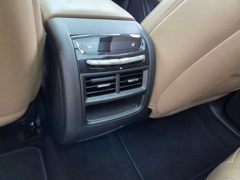 Used 2018 Cadillac XT5 Platinum w/ Driver Assist Package AWD/4WD image 7