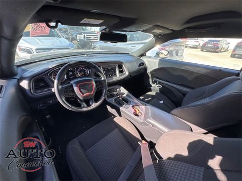 Used 2023 Dodge Challenger SXT image 8