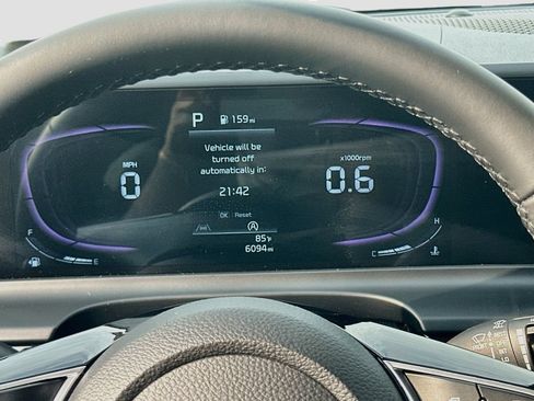 Certified 2025 Kia Seltos S FWD image 12