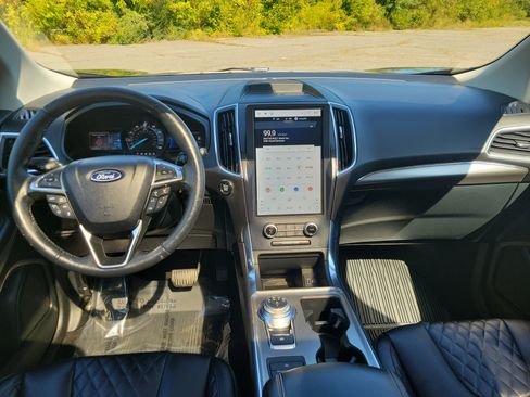 Used 2024 Ford Edge Titanium w/ Equipment Group 301A AWD/4WD image 18