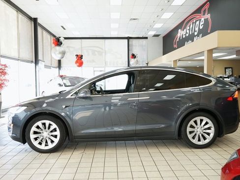 Used 2017 Tesla Model X 75D image 5