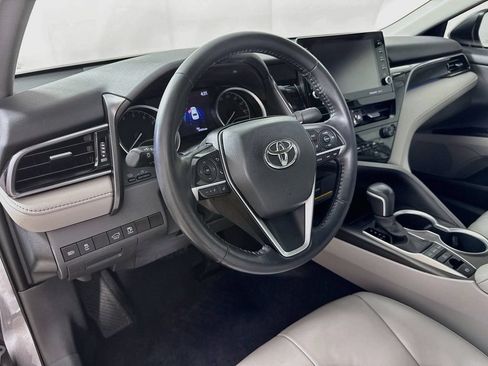Used 2021 Toyota Camry XLE FWD image 9