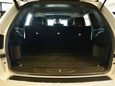 Used 2022 Jeep Grand Cherokee Limited AWD/4WD image 21