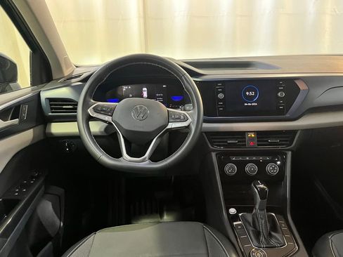 Used 2023 Volkswagen Taos SE w/ Panoramic Sunroof Package image 21