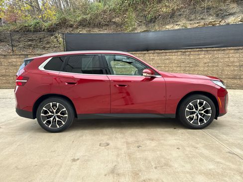 Certified 2025 BMW X3 xDrive30i w/ Premium Package image 7