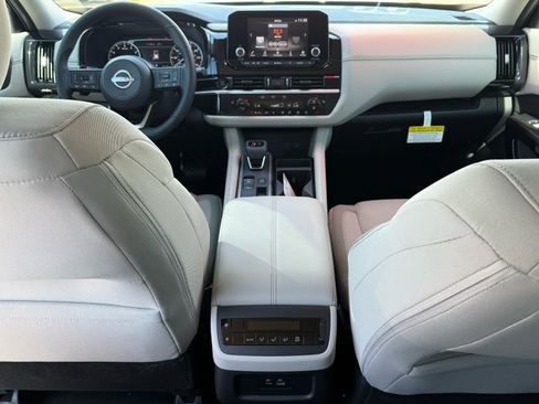 New 2025 Nissan Pathfinder SV image 24