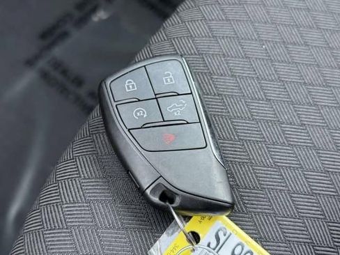 Used 2023 Chevrolet Silverado 1500 LT AWD/4WD image 30