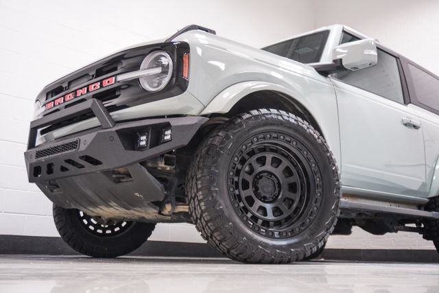 Used 2022 Ford Bronco Outer Banks AWD/4WD image 2
