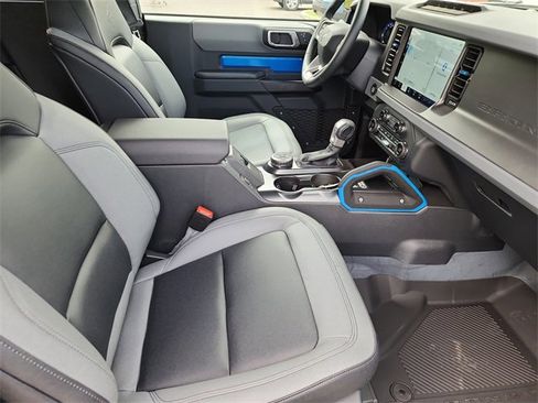 New 2024 Ford Bronco Black Diamond w/ Sasquatch Package image 9