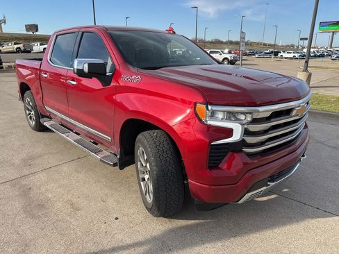 Used 2022 Chevrolet Silverado 1500 High Country w/ Technology Package image 18