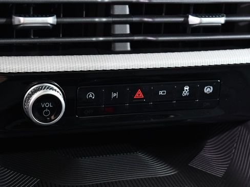 New 2025 Ford Explorer Active w/ Active Comfort Package image 30