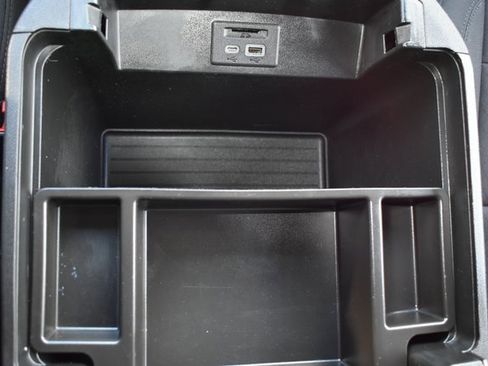 Used 2021 GMC Yukon XL SLE image 31