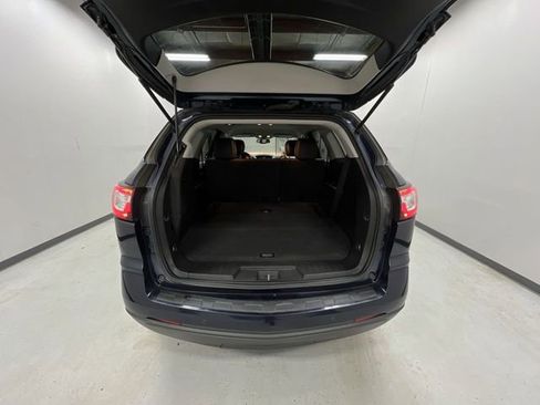 Used 2015 Chevrolet Traverse LT image 25
