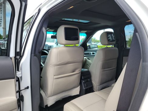 Used 2013 Ford Explorer XLT FWD image 17
