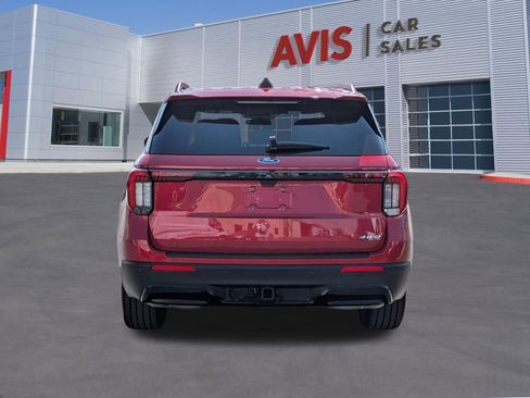 Used 2025 Ford Explorer ST-Line w/ ST-Line Street Pack AWD/4WD image 7