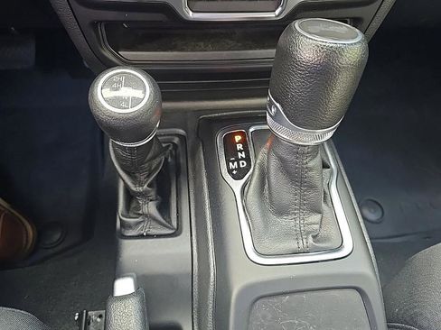 Used 2022 Jeep Wrangler Sport image 28