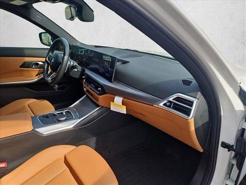 Used 2025 BMW 330i Sedan w/ M Sport Package image 21