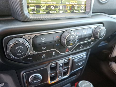 Used 2022 Jeep Gladiator Overland w/ Popular Equipment Package image 16