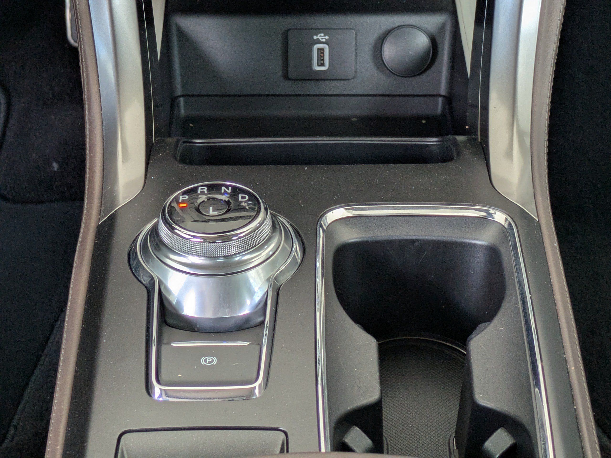 Used 2017 Ford Fusion Platinum FWD image 19