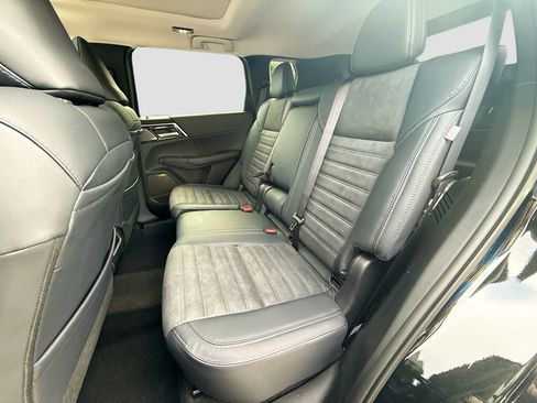 New 2026 Mitsubishi Outlander SE image 26