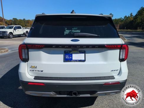 New 2026 Ford Explorer Active w/ Active Comfort Package image 5