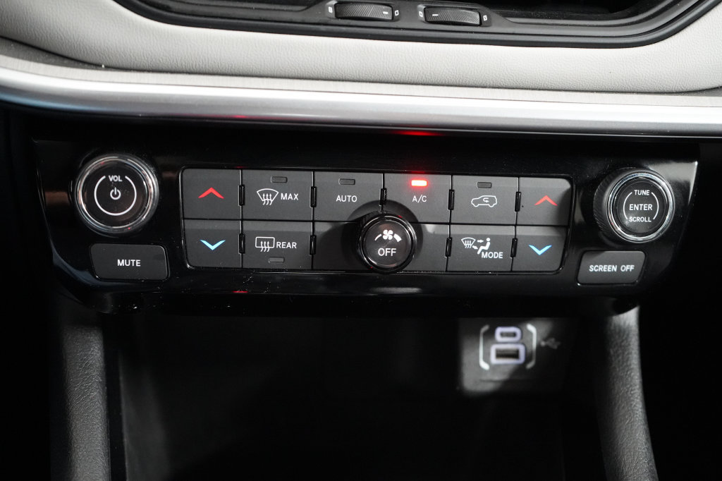 Certified 2025 Jeep Compass Limited AWD/4WD image 25