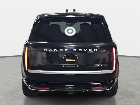 Used 2024 Land Rover Range Rover Long Wheelbase Autobiography image 6