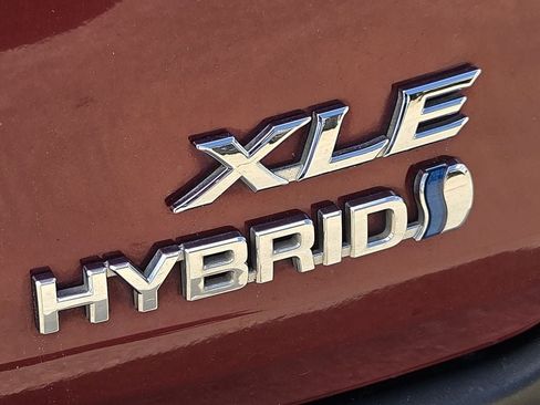 Used 2021 Toyota Sienna XLE FWD image 11