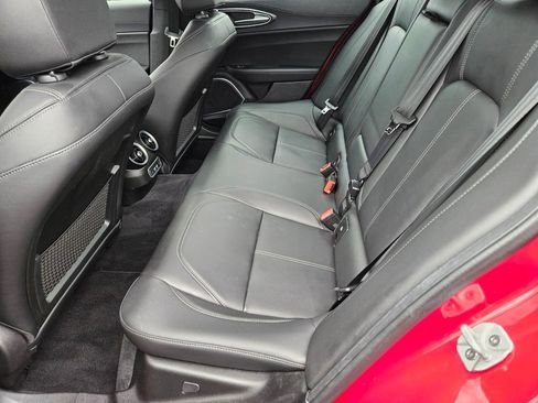 Used 2022 Alfa Romeo Giulia Sprint image 9