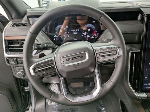 Used 2026 GMC Yukon Denali w/ Sun & Power Step Package AWD/4WD image 19