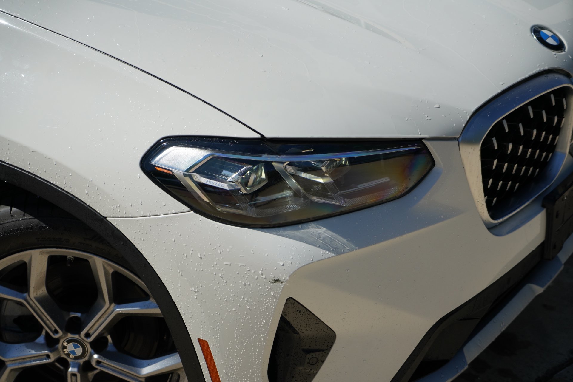 Used 2023 BMW X4 xDrive30i w/ Convenience Package AWD/4WD image 2