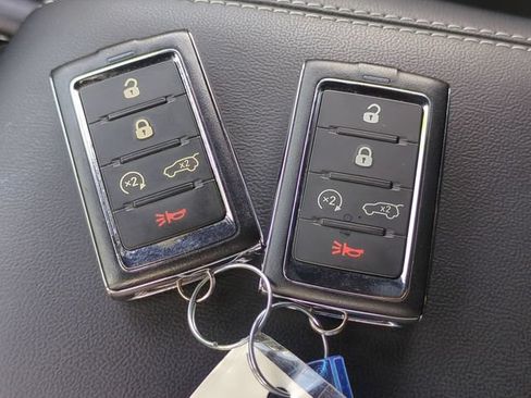 Used 2023 Jeep Grand Cherokee L Laredo AWD/4WD image 27