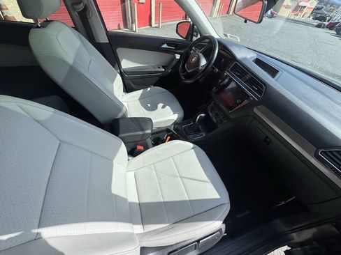 Used 2019 Volkswagen Tiguan SEL AWD/4WD image 29