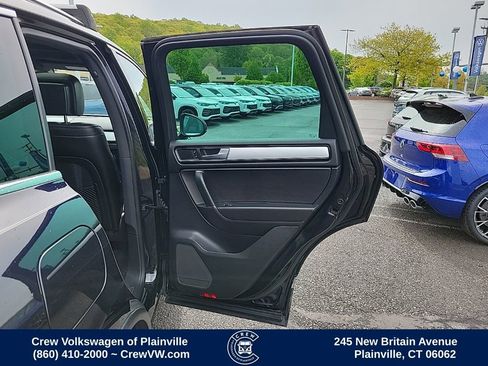 Used 2017 Volkswagen Touareg Wolfsburg Edition AWD/4WD image 44