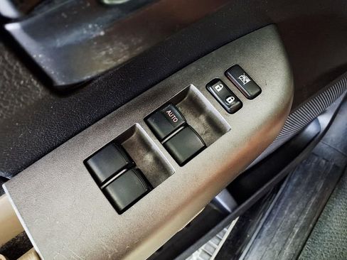 Used 2013 Toyota Tundra 2WD CrewMax w/ SR5 Pkg image 25