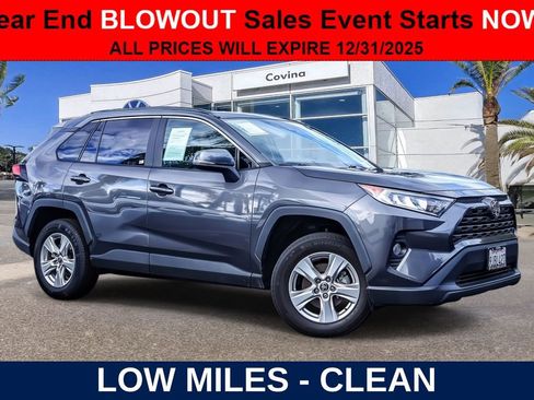 Used 2021 Toyota RAV4 XLE image 1