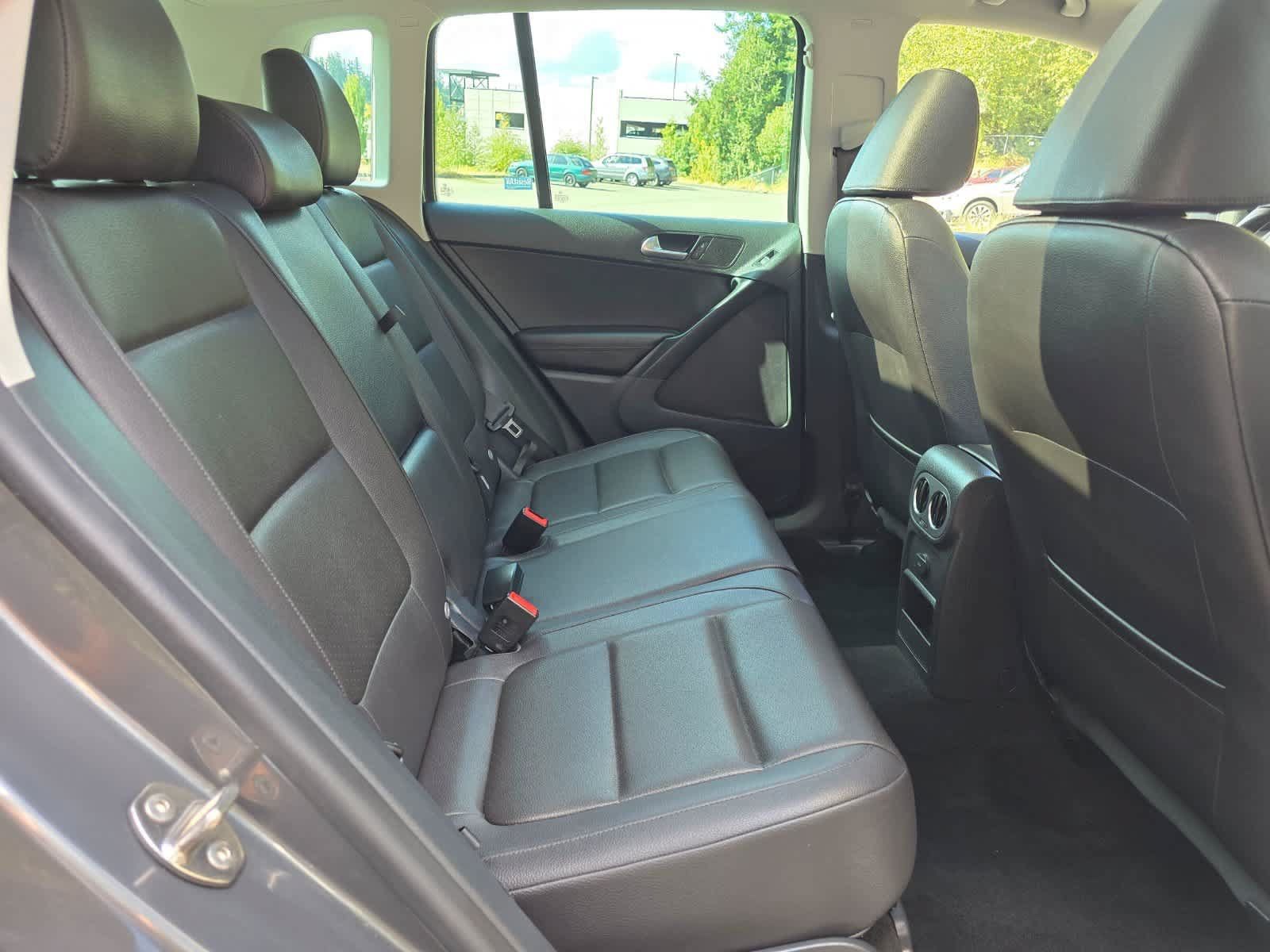 Used 2016 Volkswagen Tiguan SE AWD/4WD image 25