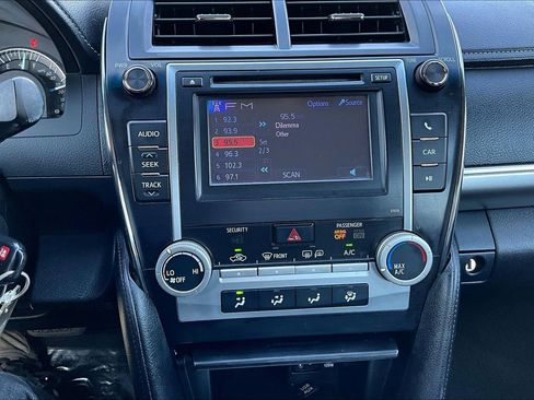 Used 2013 Toyota Camry SE FWD image 22