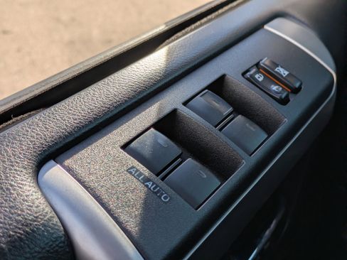 Used 2018 Toyota 4Runner SR5 image 21