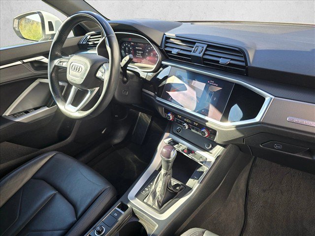 Used 2022 Audi Q3 2.0T Premium Plus w/ Premium Plus Package AWD/4WD image 10