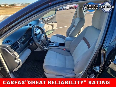 Used 2012 Toyota Camry L image 11
