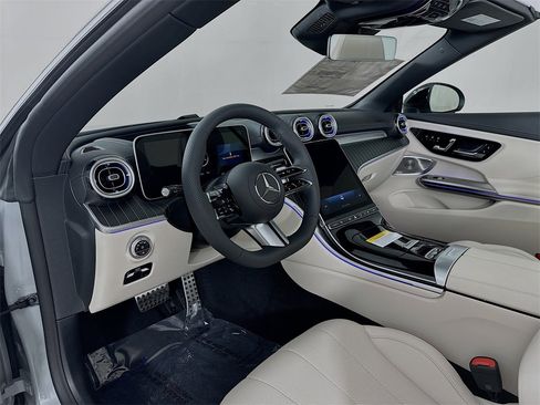 New 2026 Mercedes-Benz CLE 450 4MATIC Cabriolet image 9