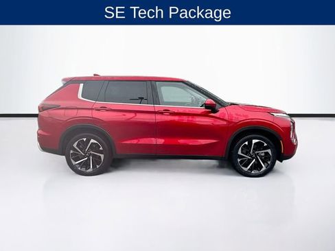 Used 2024 Mitsubishi Outlander SE image 9