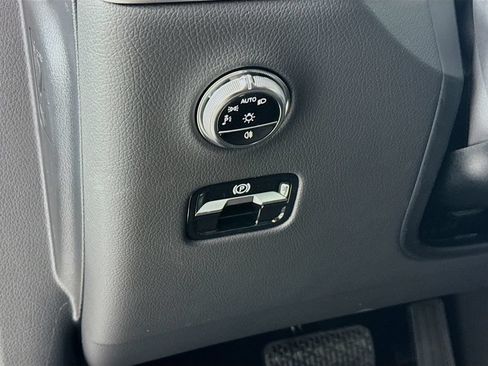 Used 2026 Mercedes-Benz GLC 300 4MATIC image 11