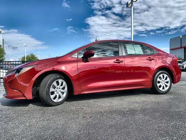 Used 2024 Toyota Corolla LE FWD image 5
