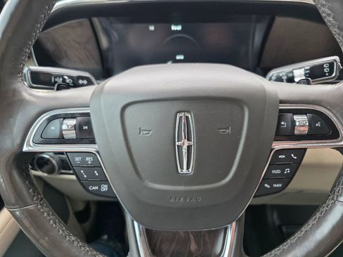 Used 2018 Lincoln Navigator Reserve w/ Technology Package AWD/4WD image 17