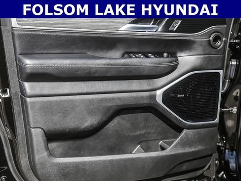 Used 2022 Jeep Wagoneer Series III w/ Premium Group I image 24