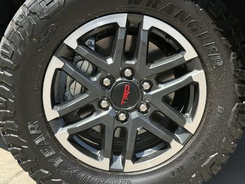 Used 2025 Toyota Tacoma TRD Sport AWD/4WD image 11